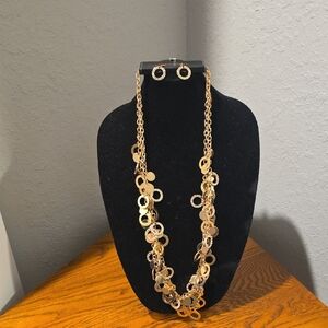 Elegant Gold-Tone Circle Necklace